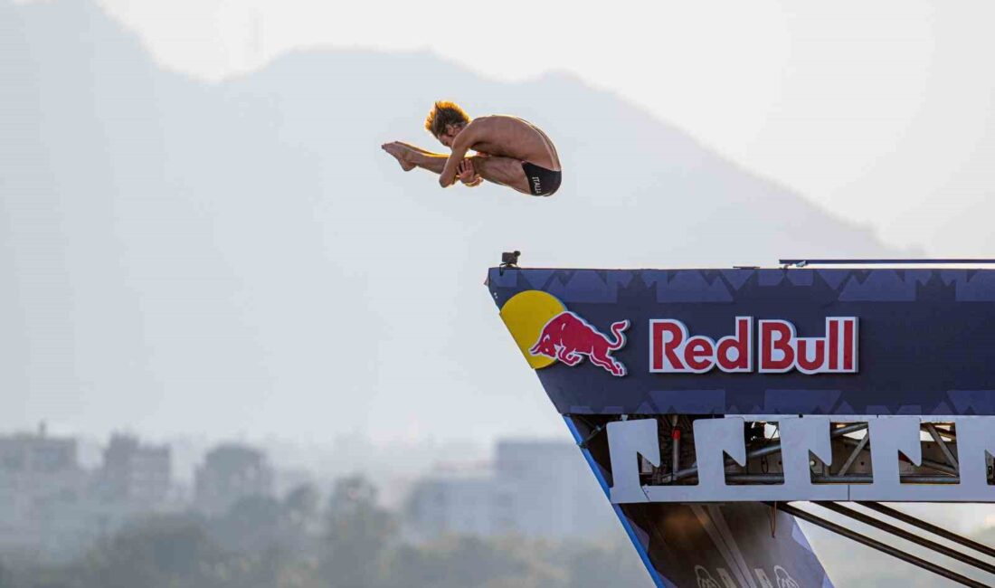 RED BULL’UN YÜKSEKLİĞE MEYDAN